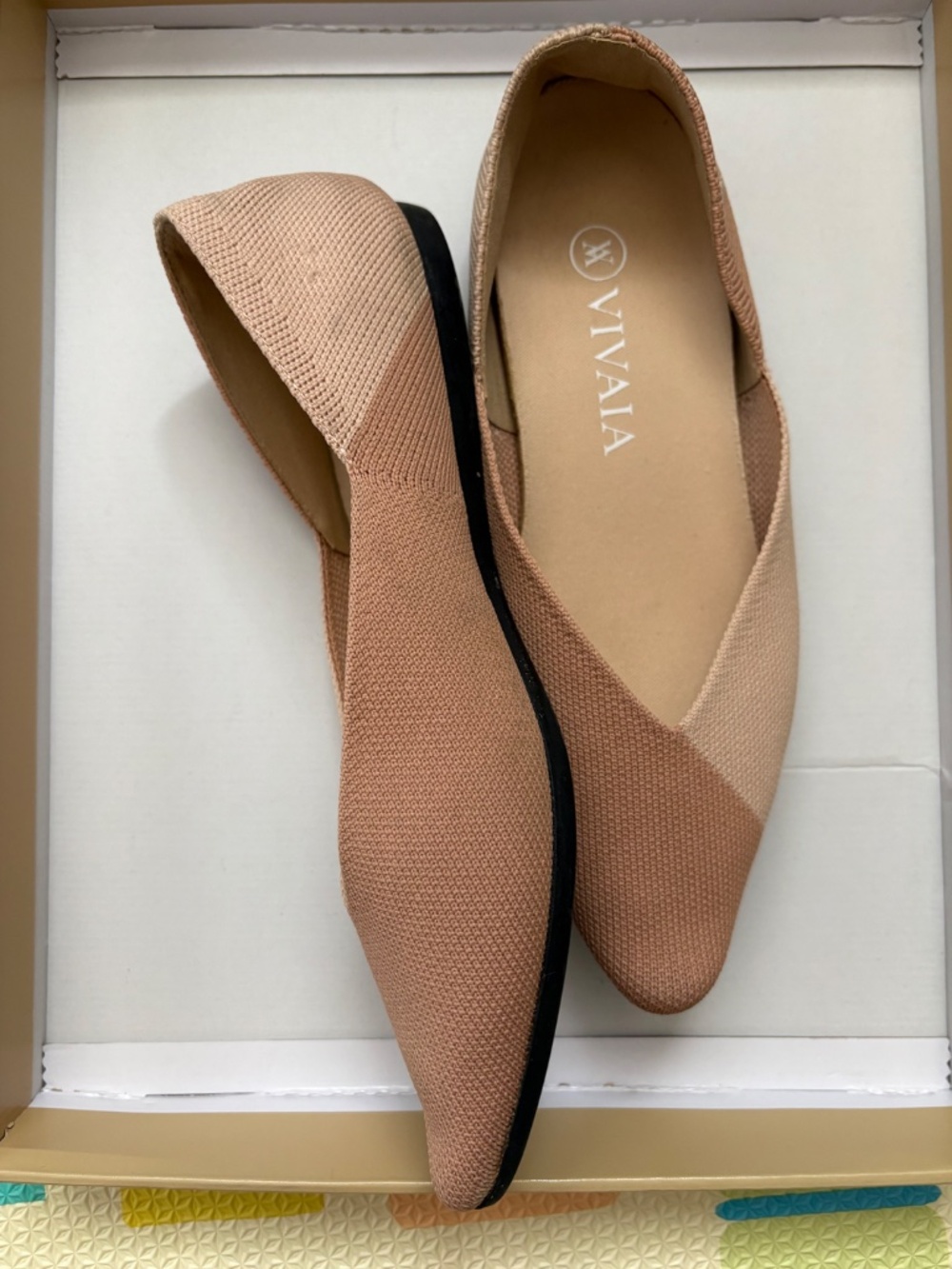 Pointed-toe ballet flats - Picture 2 of 6